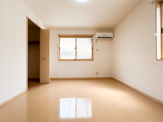 グランフェリオ B棟の洋室