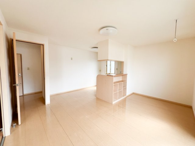 グランフェリオ B棟の居間・リビング