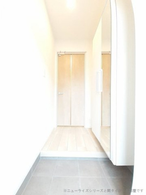 【玄関】 | メゾン　リヴィエール　Ⅶ