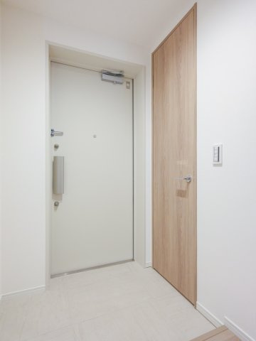 Brillia目黒東山の玄関