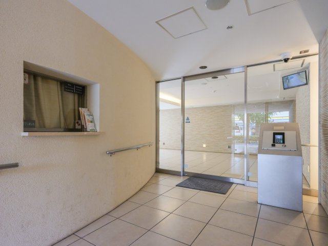 Brillia目黒東山のエントランス