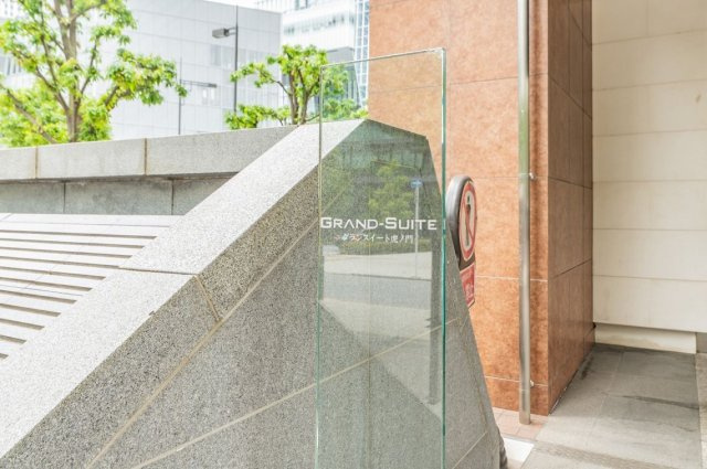 グランスイート虎ノ門のエントランス