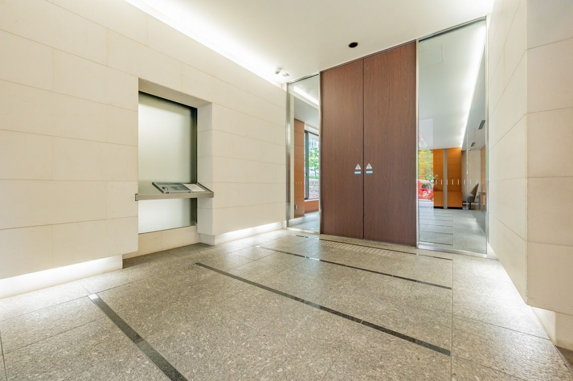 グランスイート虎ノ門のエントランス