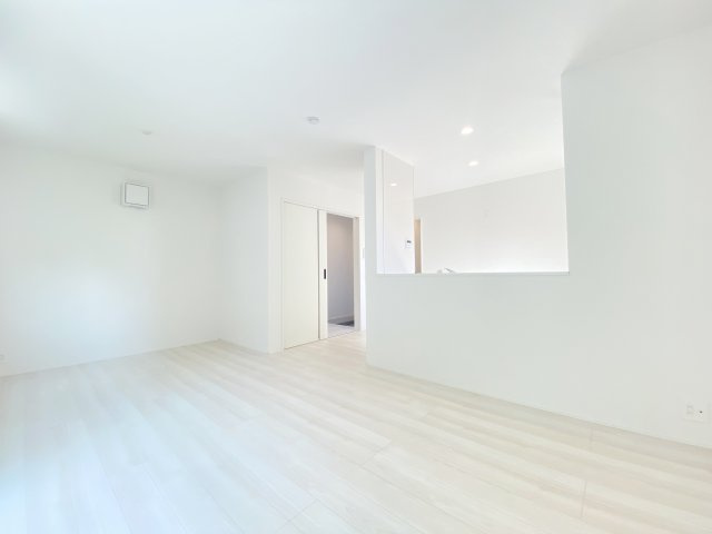 『八王子市新築戸建て』八王子元八王子町3-2153-114【仲介手数料無料】　新築戸建て　２４－１期の居間・リビング|～仲介手数料無料☆八王子ひなた不動産～八王子市元八王子町　新築戸建て