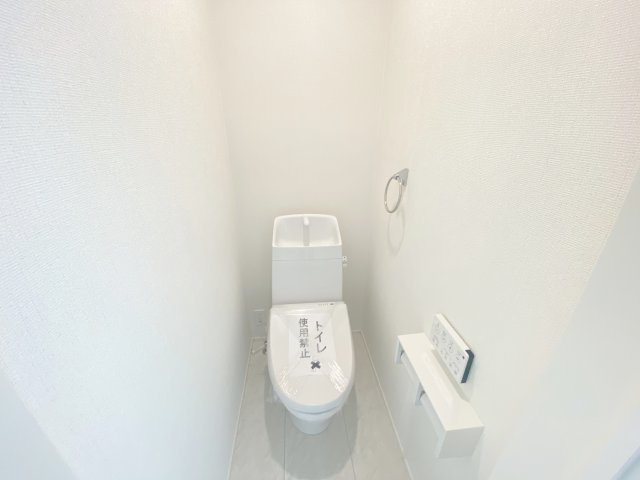 『八王子市新築戸建て』八王子元八王子町3-2153-114【仲介手数料無料】　新築戸建て　２４－１期のトイレ|～仲介手数料無料☆八王子ひなた不動産～八王子市元八王子町　新築戸建て