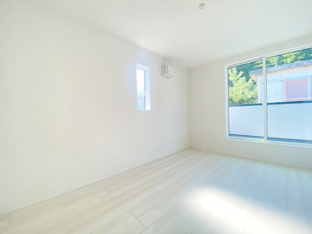 『八王子市新築戸建て』八王子元八王子町3-2153-114【仲介手数料無料】　新築戸建て　２４－１期の洋室|～仲介手数料無料☆八王子ひなた不動産～八王子市元八王子町　新築戸建て