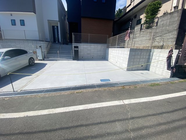 祝：成約済み　八王子市　元八王子町　新築戸建て　１期の駐車場|～仲介手数料無料☆八王子ひなた不動産～八王子市元八王子町　新築戸建て