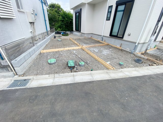 祝　成約済み　八王子市　上壱分方町　新築戸建ての駐車場|～仲介手数料無料☆八王子ひなた不動産～　八王子市上壱分方町　新築戸建て