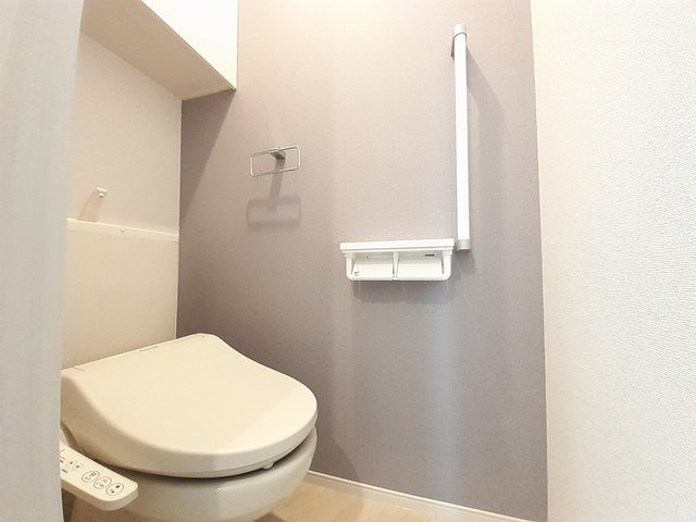 サニー・セーラのトイレ|落ち着いた色調のトイレです