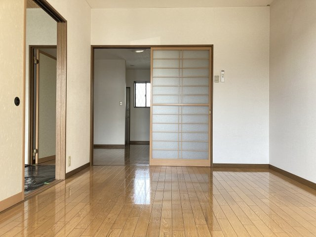 メゾンパークサイドの居間・リビング