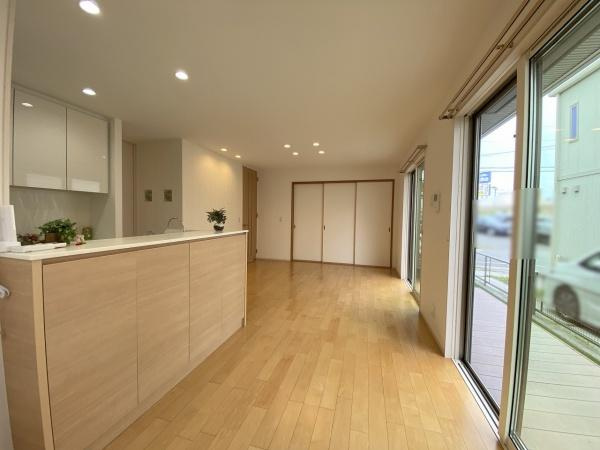 【居間・リビング】 | 垂水区舞多聞西8丁目　中古戸建