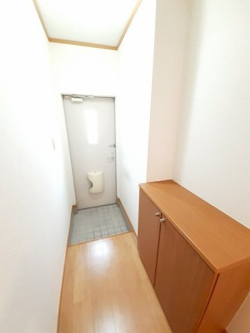 プリムローズＡの玄関