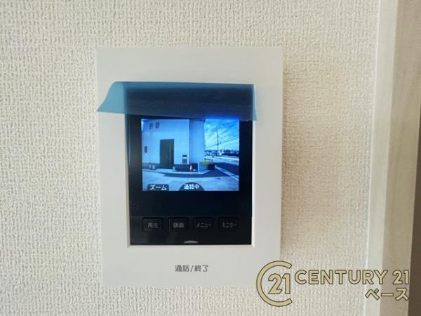 リーブルガーデン宝来 １号棟 ／新築一戸建の内装|■現地撮影写真■ＴＶモニター付きインターホンで防犯対策もバッチリ！来客も一目でわかり安心です！