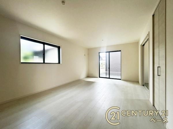 リーブルガーデン宝来 １号棟 ／新築一戸建の居間・リビング|■現地撮影写真■開放的で明るい空間のリビングです！