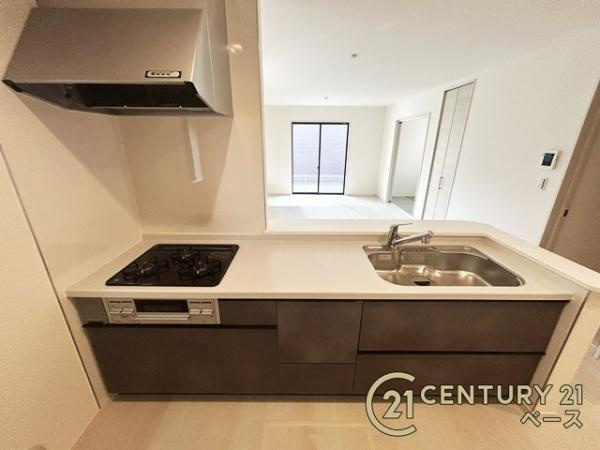 リーブルガーデン宝来 １号棟 ／新築一戸建のキッチン|■現地撮影写真■収納力と使いやすさを追求したキッチンです！