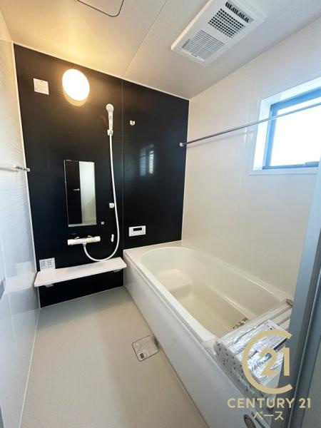 リーブルガーデン宝来 １号棟 ／新築一戸建の浴室|■現地撮影写真■ゆったりしたサイズの浴室！足を伸ばしての入浴は疲れも癒してくれます！