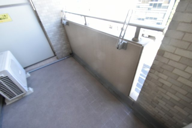 ダイドーメゾン阪神西宮駅前のバルコニー