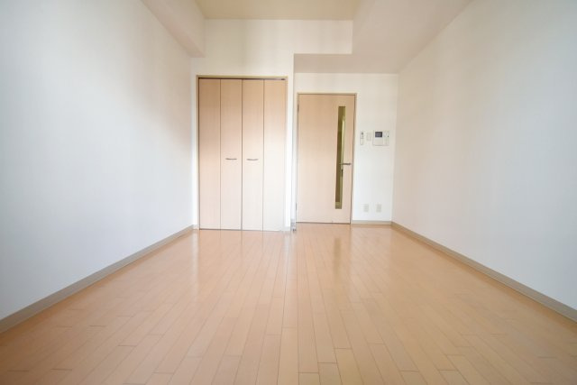 ダイドーメゾン阪神西宮駅前の居間・リビング