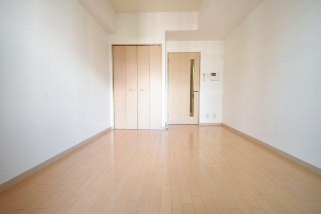 ダイドーメゾン阪神西宮駅前の居間・リビング