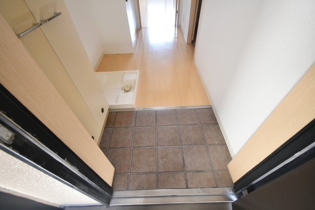 ダイドーメゾン阪神西宮駅前の玄関