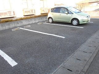 レオネクストバレンシアの駐車場