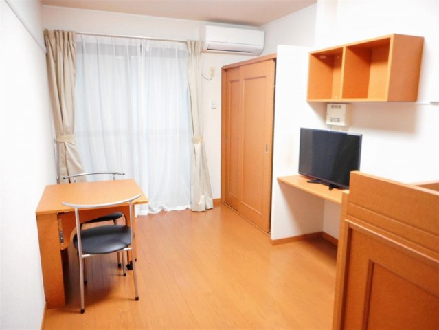 レオパレスミリオンベルの居間・リビング|リビングです