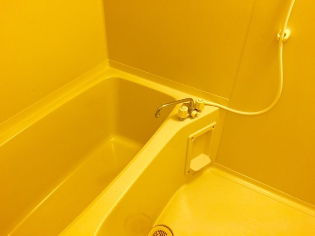 レオパレスピュアベリーの浴室|お風呂です