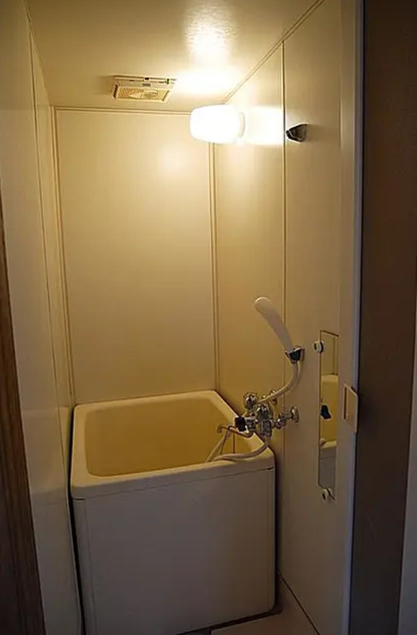 札幌市豊平区平岸三条6丁目　一棟アパート　満室稼働中の浴室