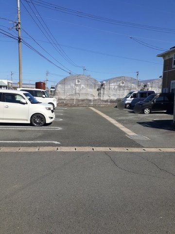 マーベラスビューＤの駐車場