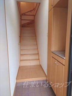 安芸高田市吉田町吉田のアパートの玄関|シューズボックス