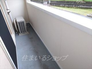 安芸高田市吉田町吉田のアパートのバルコニー