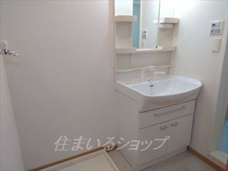 安芸高田市吉田町吉田のアパートの洗面所|シャンプードレッサー