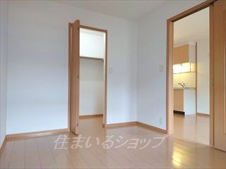 安芸高田市吉田町吉田のアパートの寝室