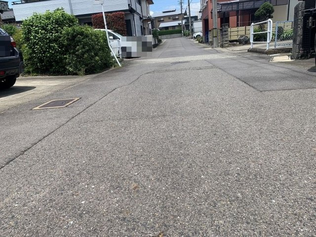 各務原市那加信長町2丁目の前面道路含む現地写真