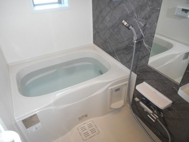 プラシード　カーサⅠの浴室