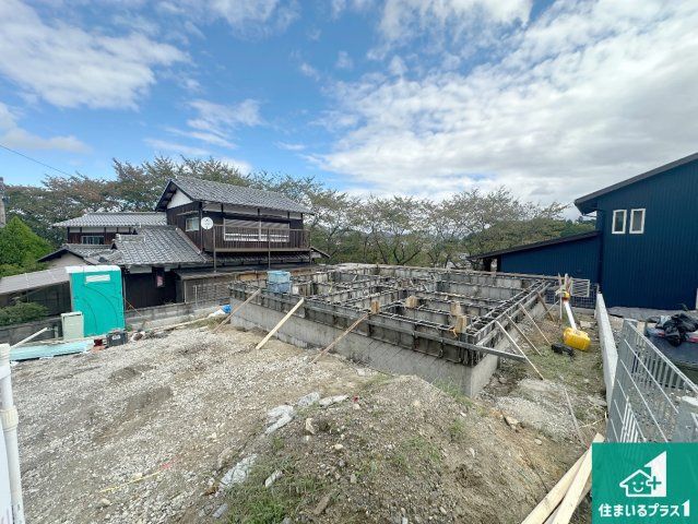 湖南市柑子袋西　第1期　新築一戸建ての外観|周辺は落ち着いた街並みの住宅地！子育てがしやすい住環境です！まだ未完成ですが、現地でしかわからない事もございます。是非一度ご覧ください。