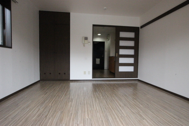 メゾンミレーの居間・リビング