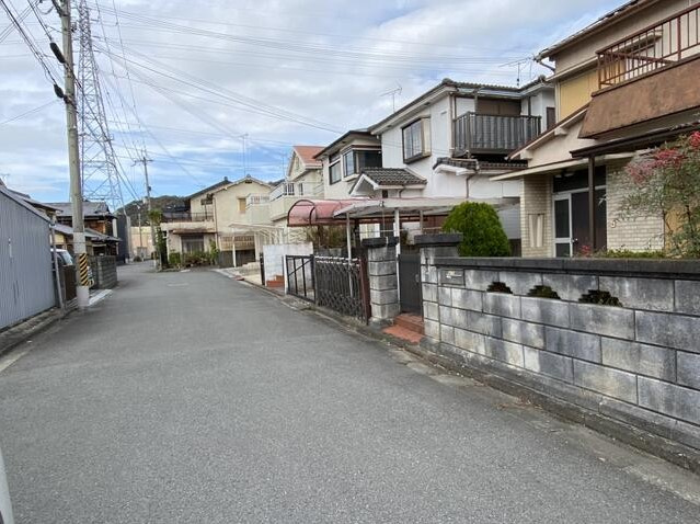  和歌山市 平井 (紀ノ川駅) 2階建 5DKの前面道路含む現地写真|前面道路含む現地写真です