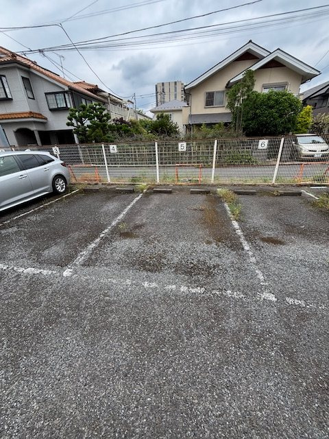 M・ラフィーネの駐車場