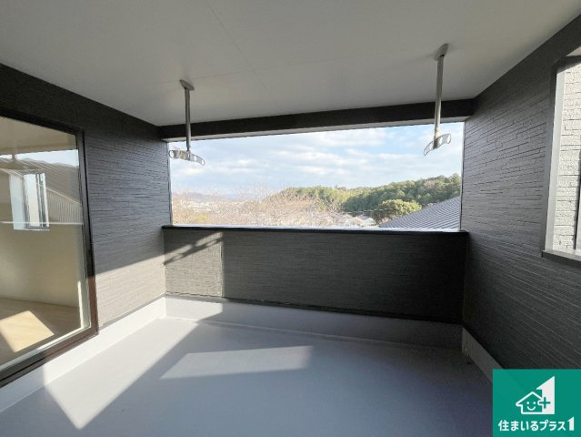 湖南市柑子袋西　第1期　新築一戸建てのバルコニー|急な雨でも安心のインナーバルコニー！