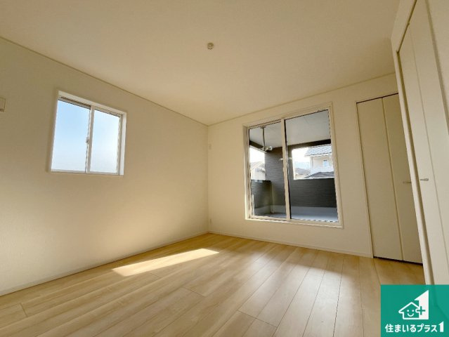 湖南市柑子袋西　第1期　新築一戸建ての洋室|シンプルな洋室は、自分好みのインテリアが楽しめます♪ご家族とインテリアや家具を選びに行くのは新築購入時の醍醐味の一つです。ぜひお楽しみください♪