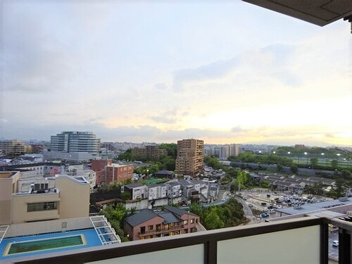 ミリカ・テラス２街区のその他|バルコニーからの夕刻眺望