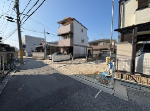 東区野尻町　戸建ての前面道路含む現地写真