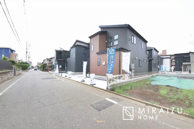 【前面道路含む現地写真】 | 前面道路☆運転が不安な方も安心な前面道路、きちんと幅員のある道路は女性にも安心です。整備されている道路は気持ちも良いですね♪