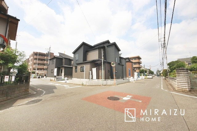 【前面道路含む現地写真】 | 前面道路☆運転が不安な方も安心な前面道路、きちんと幅員のある道路は女性にも安心です。整備されている道路は気持ちも良いですね♪