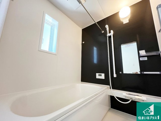 野洲市六条　第1期　新築一戸建ての浴室