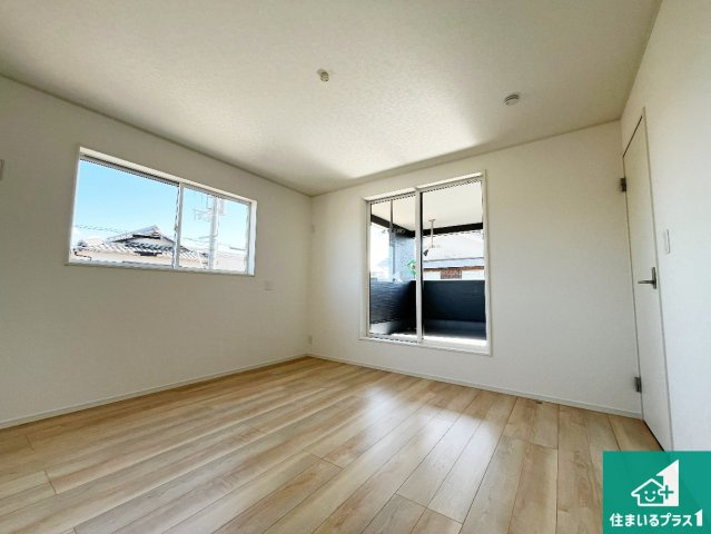 野洲市六条　第1期　新築一戸建てのその他|シンプルな洋室は、自分好みのインテリアが楽しめます♪ご家族とインテリアや家具を選びに行くのは新築購入時の醍醐味の一つです。ぜひお楽しみください♪