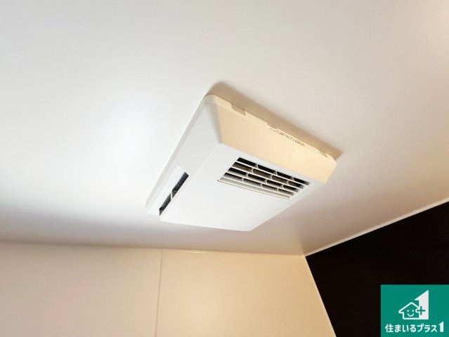 野洲市六条　第1期　新築一戸建ての冷暖房・空調設備|四季を通して快適なバスライフをお手伝いする浴室暖房乾燥機！浴室の乾燥・暖房・涼風・換気はもちろん、２４時間換気にも対応！