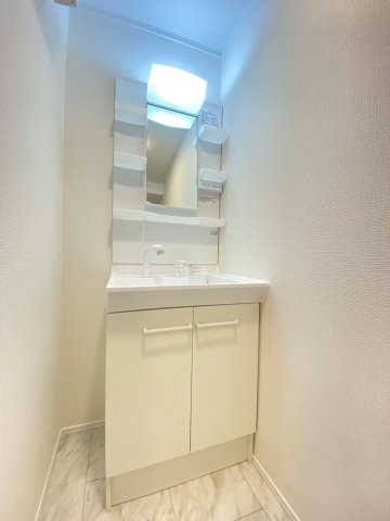 【新築】RESI大沢川原　Ⅰの独立洗面台