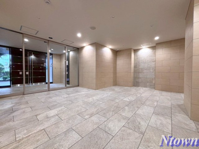 【ロビー】 | ディアレイシャス名古屋中村公園 | 落ち着いたロビーです